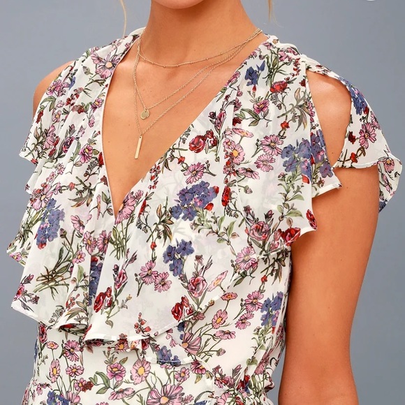 Lulu’s Lucrezia Floral Wrap Top M LAST PRICE DROP B4 DONATION - Picture 15 of 15